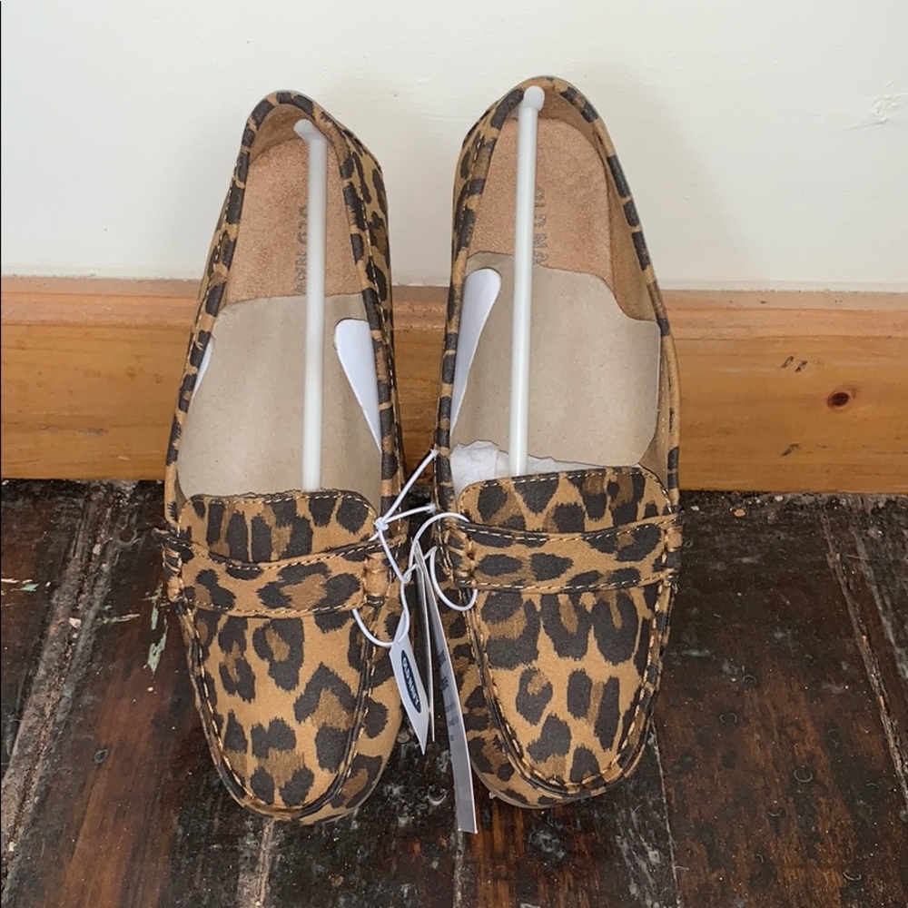 Women leopard cushioned insole loafers